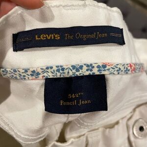 Levi White Jeans